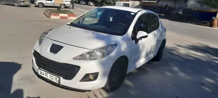 Peugeot 207 2012 Fennec